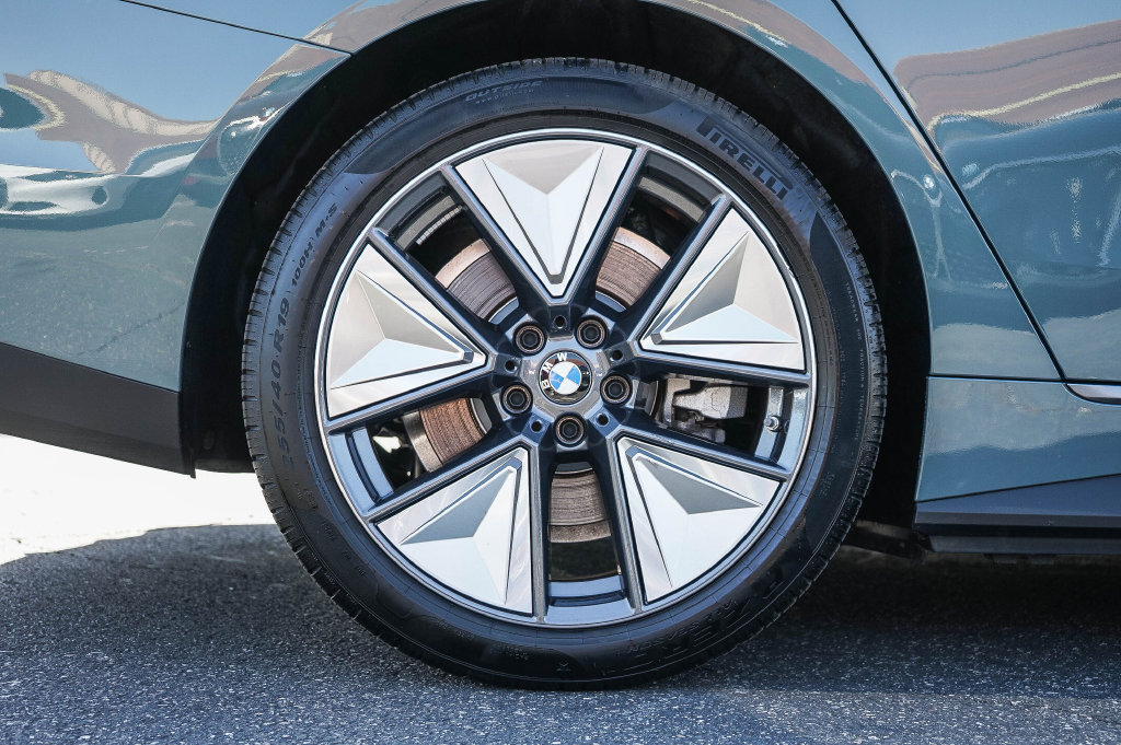 Certified 2025 BMW i4 xDrive40i AWD/4WD image 8