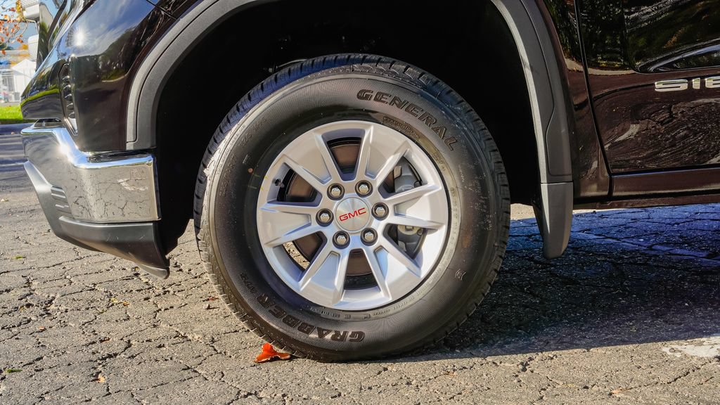 Used 2026 GMC Sierra 1500 SLE w/ Preferred Package AWD/4WD image 12