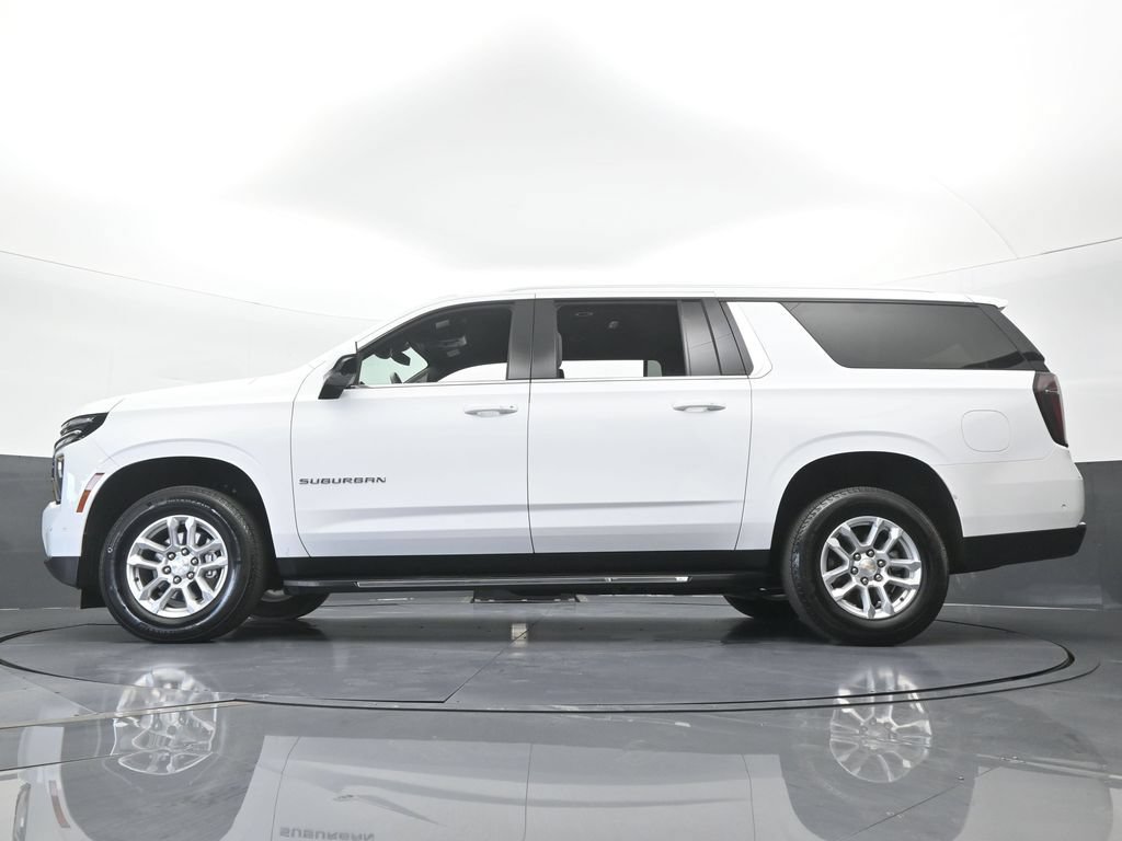 Used 2025 Chevrolet Suburban LT RWD image 64