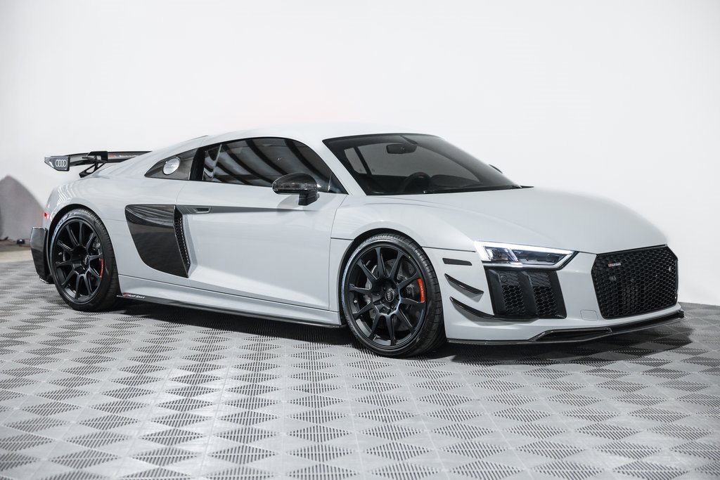 Used 2018 Audi R8 V10 plus w/ Full Leather Package image 5