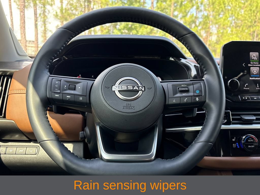 Used 2025 Nissan Pathfinder Platinum FWD image 14