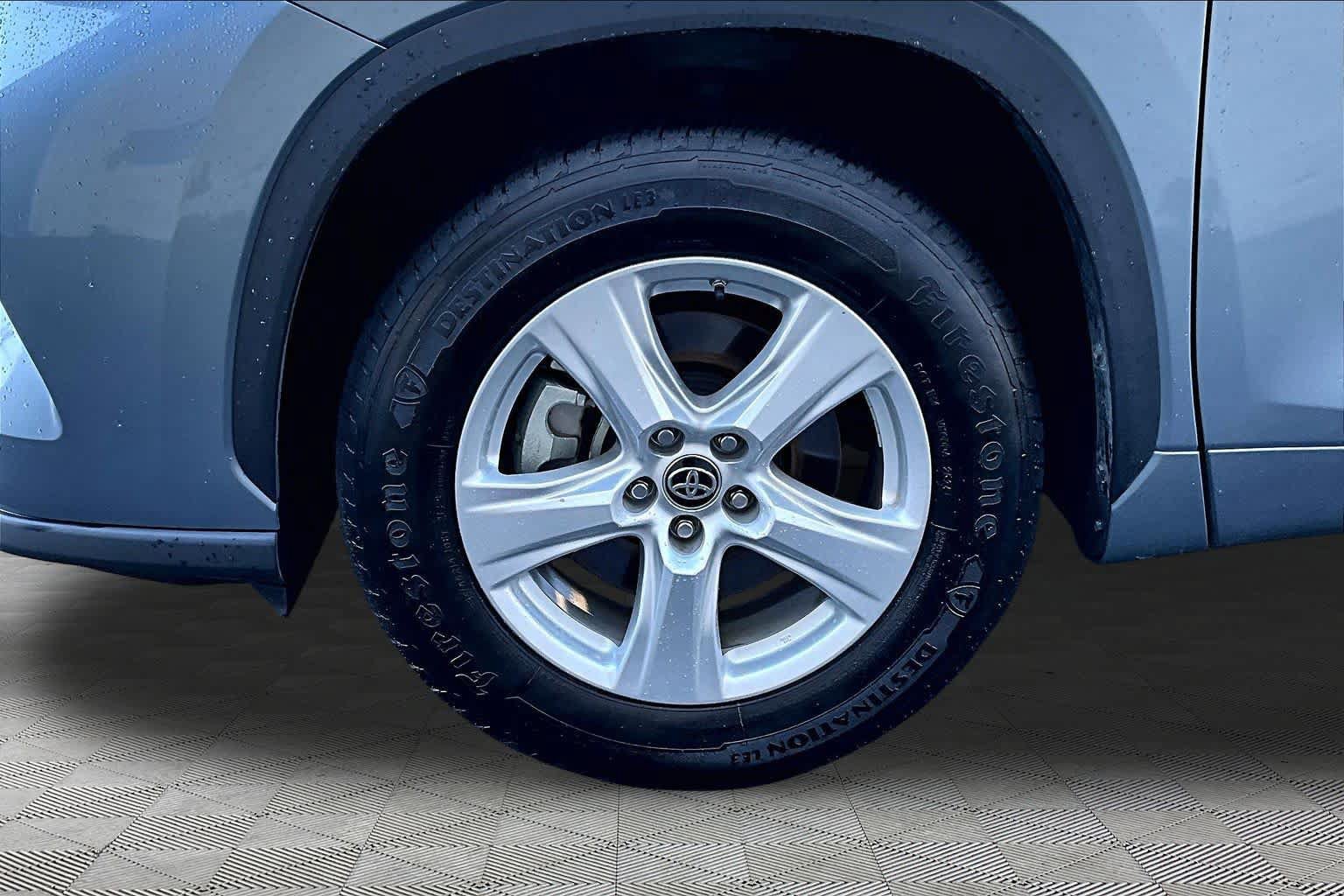 Certified 2020 Toyota Highlander LE FWD image 11
