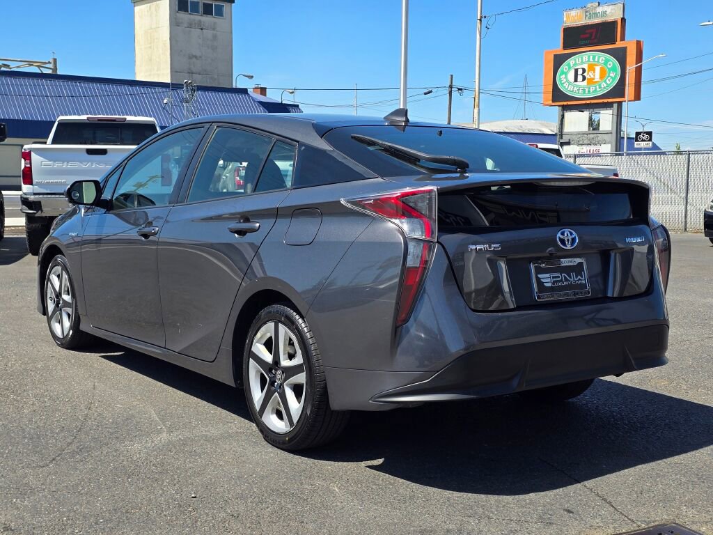 Used 2017 Toyota Prius Three Touring FWD image 8