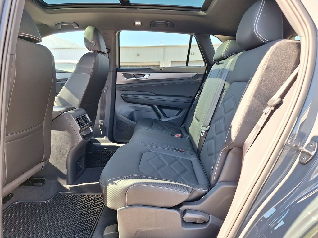 New 2026 Volkswagen Atlas Cross Sport SE image 11