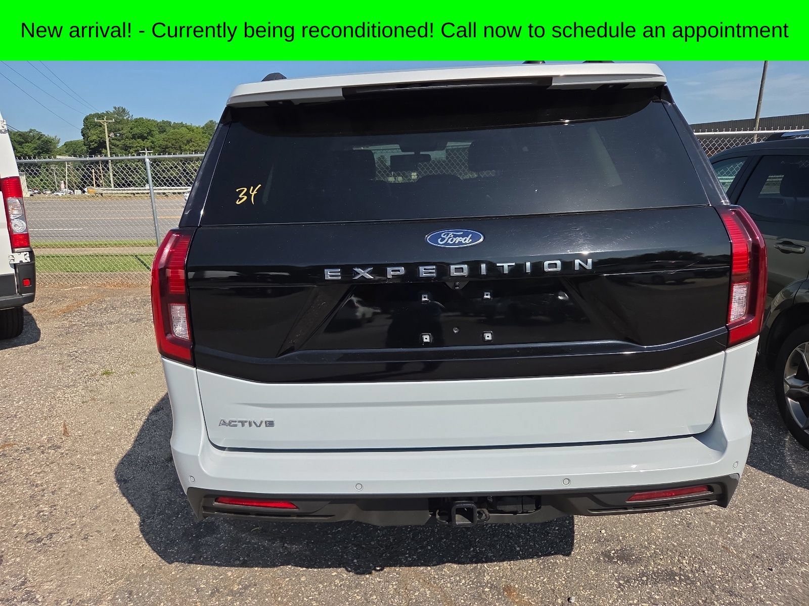 Used 2025 Ford Expedition Active RWD image 5