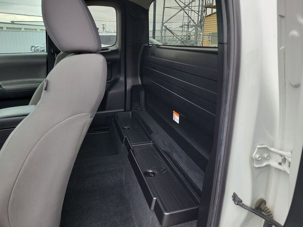 Used 2021 Toyota Tacoma SR image 9