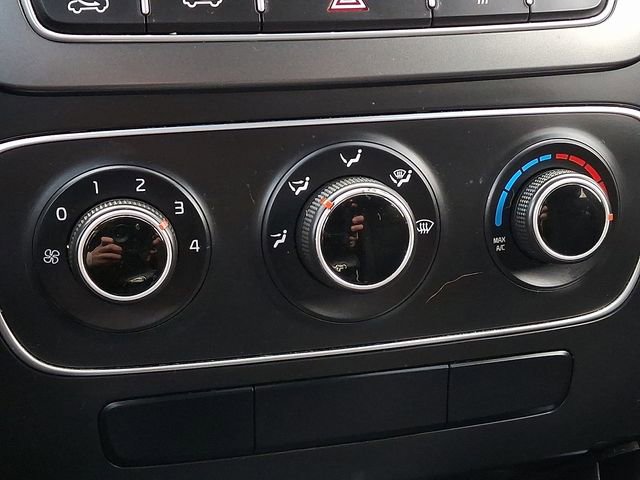 Used 2015 Kia Sorento LX image 16