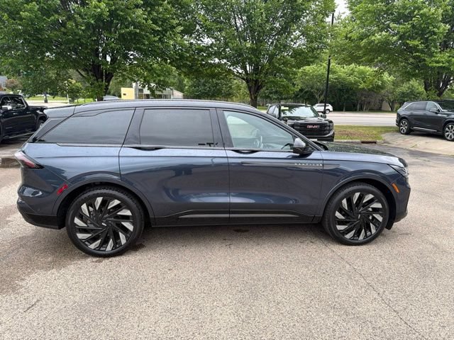 Used 2024 Lincoln Nautilus Reserve w/ Equipment Group 203A AWD/4WD image 6