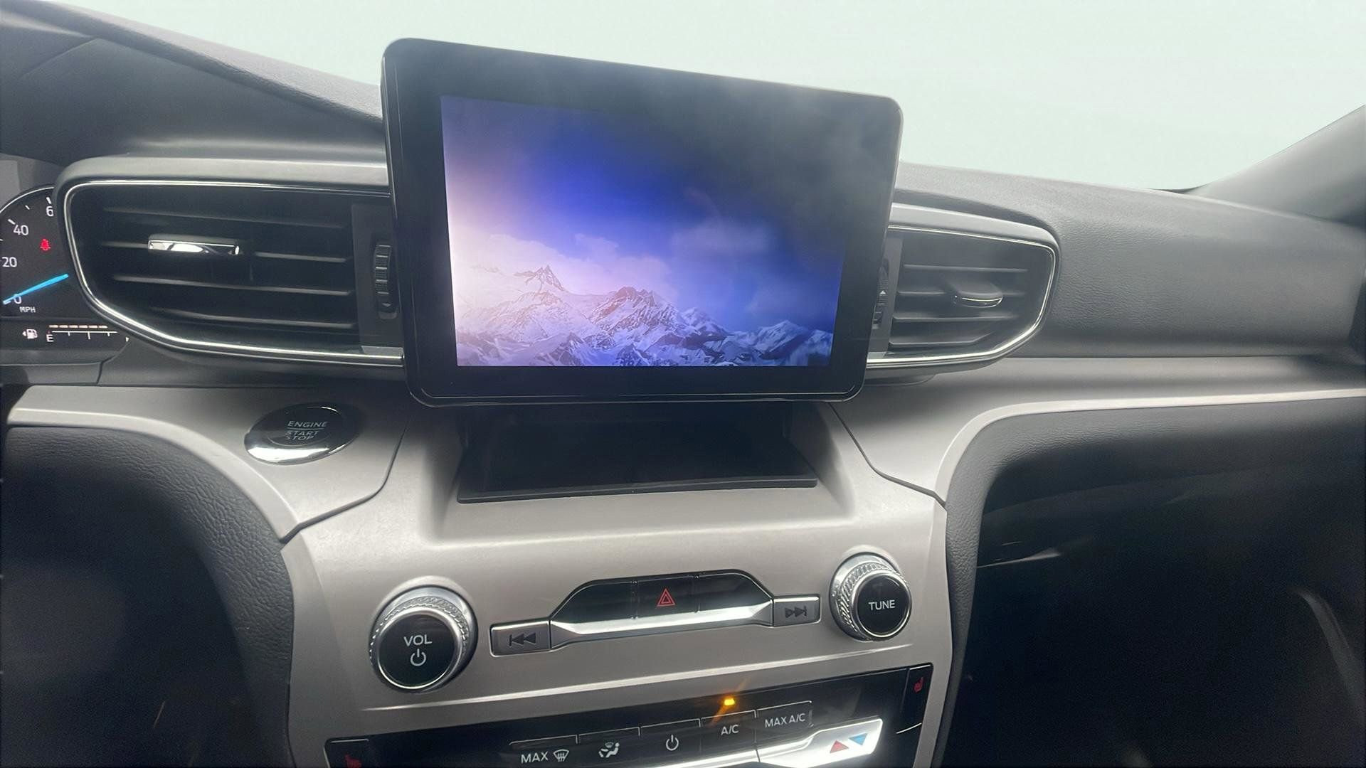 Used 2023 Ford Explorer XLT w/ Equipment Group 202A image 13