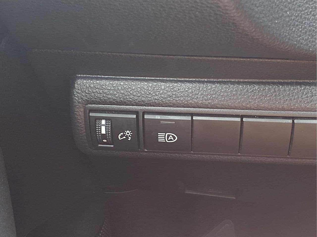 Used 2024 Toyota Corolla LE FWD image 24