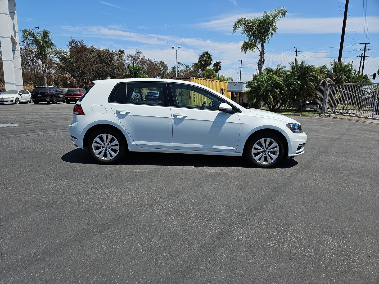 Used 2021 Volkswagen Golf 4-Door FWD image 4