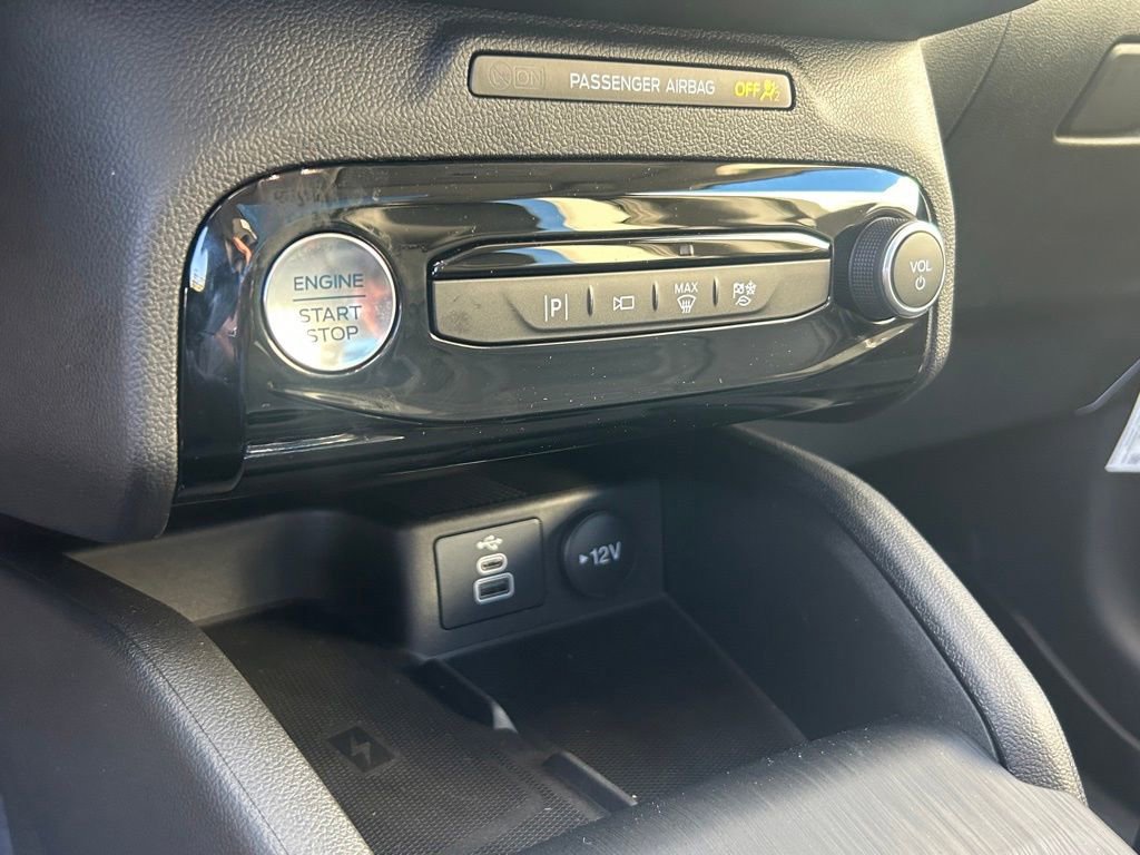 Certified 2024 Ford Escape SE w/ PHEV Premium Package FWD image 38