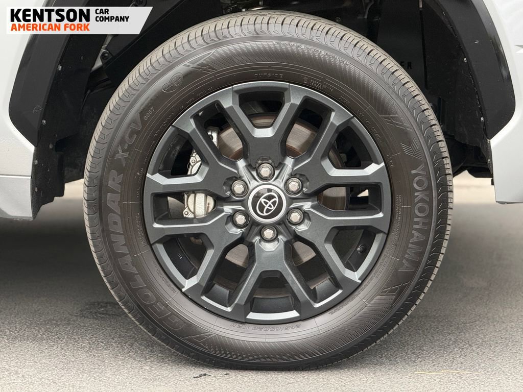 Used 2023 Toyota Tundra Platinum w/ Advanced Package AWD/4WD image 16