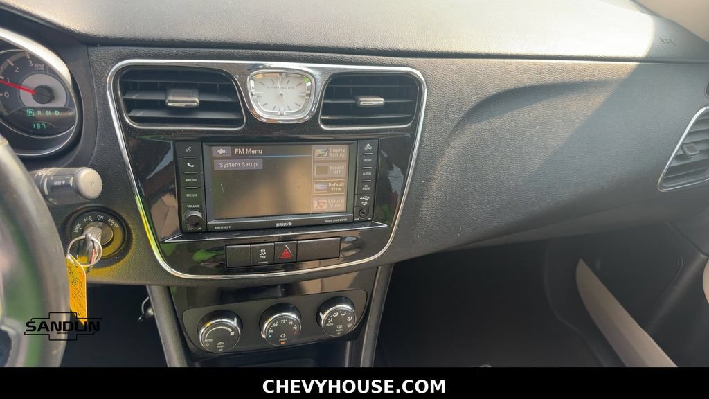 Used 2013 Chrysler 200 Touring FWD image 13