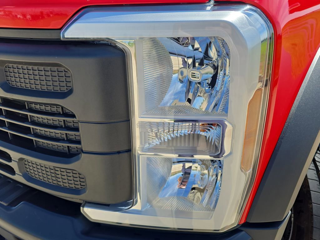 Used 2024 Ford F550 2WD Regular Cab Super Duty image 32