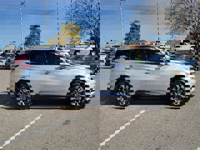 Used 2017 Nissan Murano S w/ Navigation Package image 2