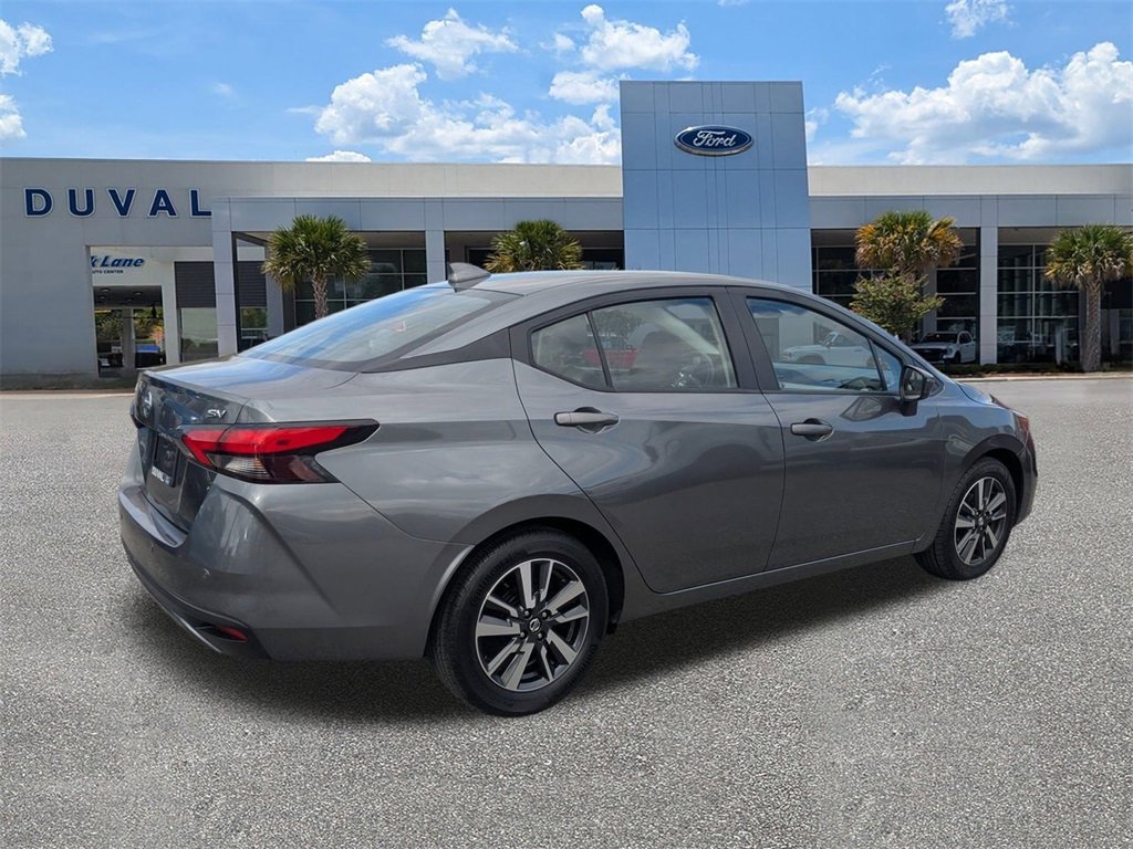 Used 2021 Nissan Versa SV image 4