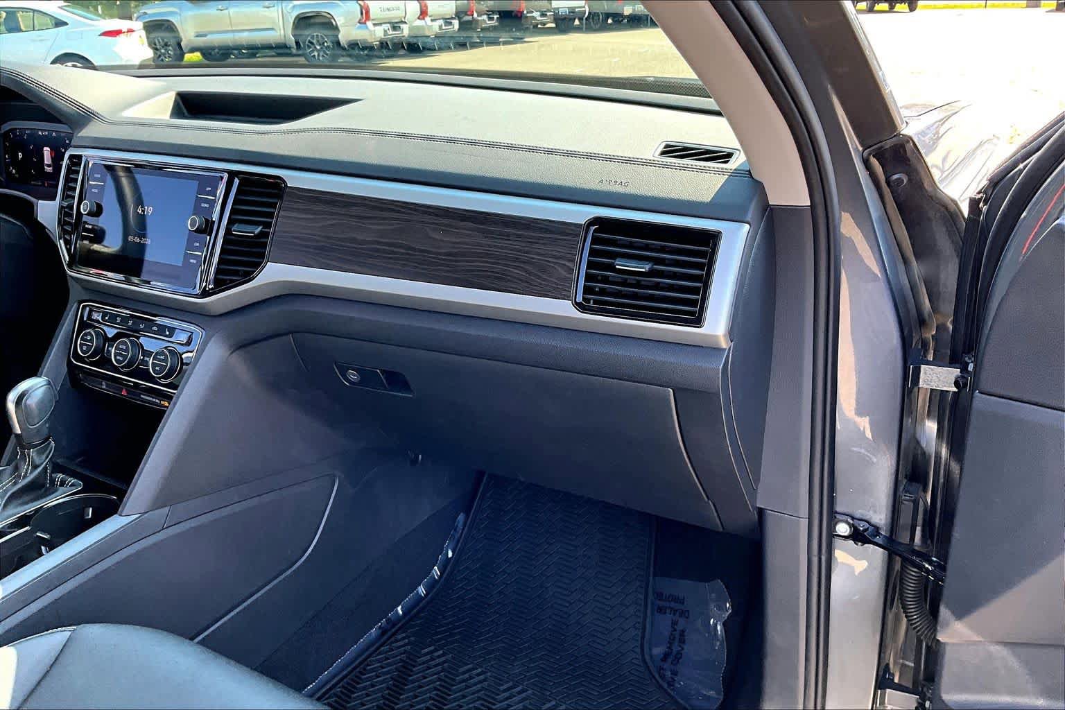 Used 2023 Volkswagen Atlas SE w/ Panoramic Sunroof Package AWD/4WD image 18