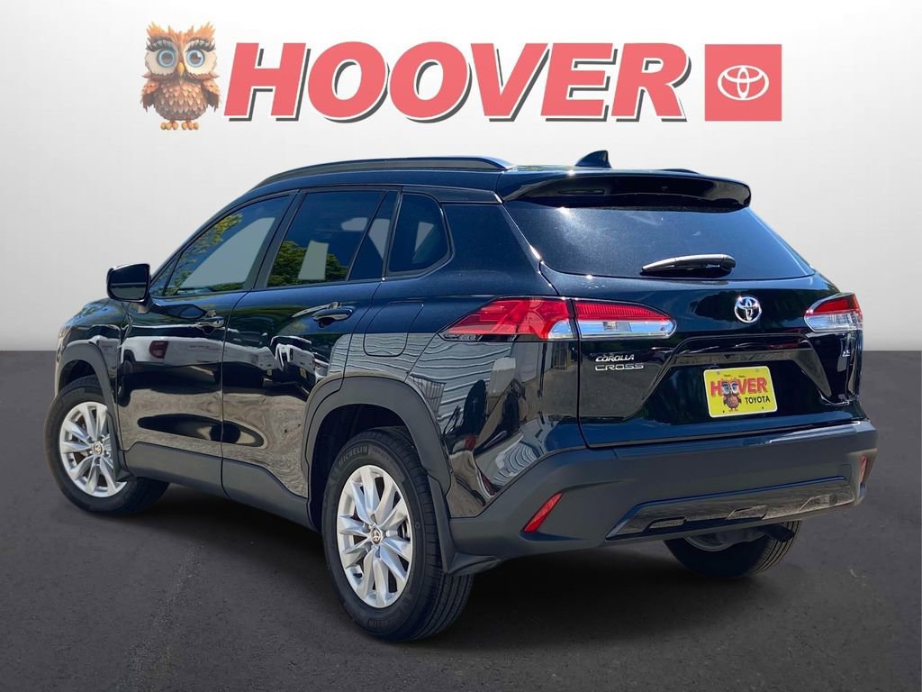 Used 2024 Toyota Corolla Cross LE w/ Moonroof Package FWD image 5