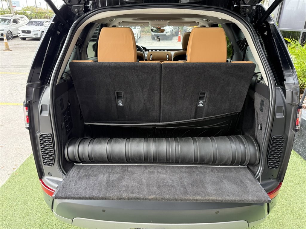 Used 2017 Land Rover Discovery HSE AWD/4WD image 36