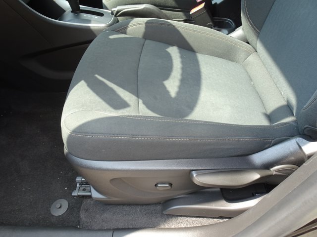 Used 2022 Chevrolet Trax LS w/ Tint and Cruise Package AWD/4WD image 10
