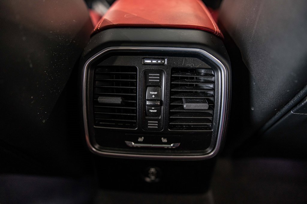 Used 2023 Porsche Macan S image 35