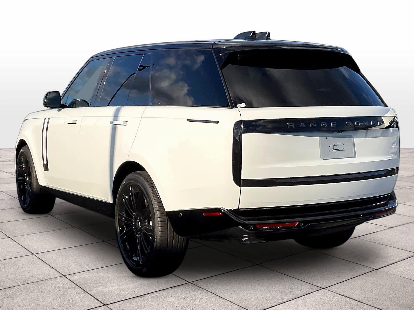 New 2025 Land Rover Range Rover SE image 3