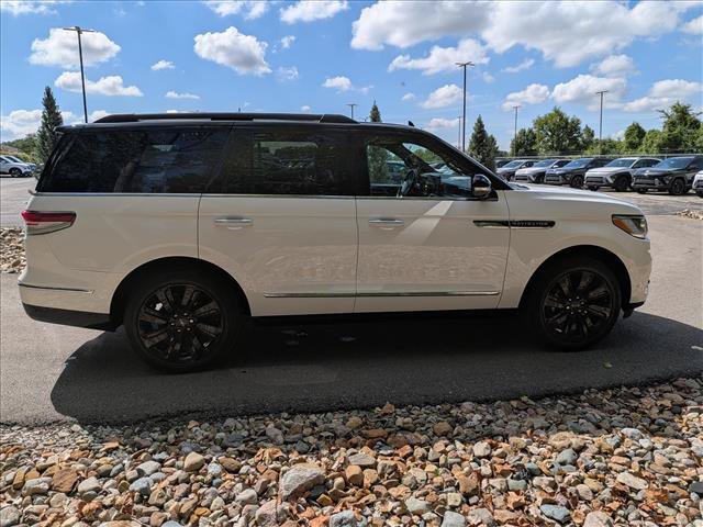 Used 2023 Lincoln Navigator Black Label AWD/4WD image 6