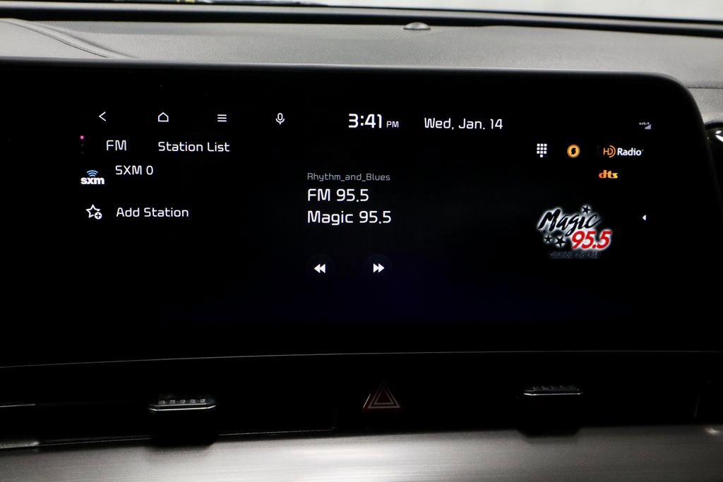 Used 2023 Kia Sportage EX image 3