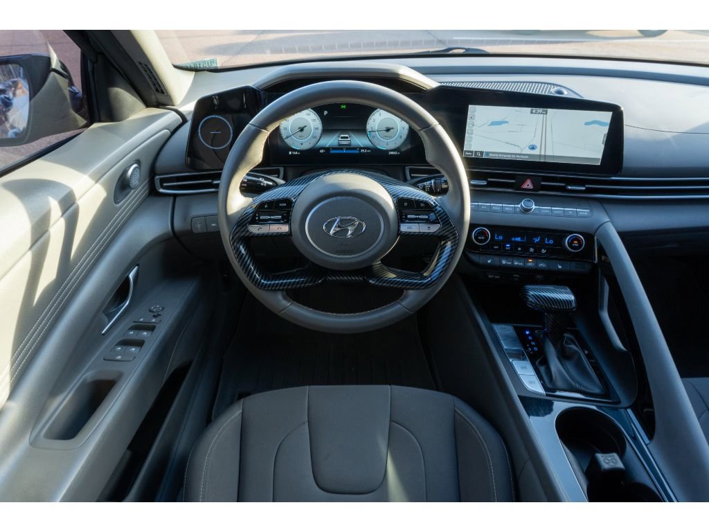 Used 2023 Hyundai Elantra SEL w/ Convenience Package image 18