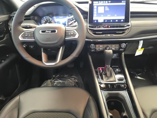 New 2026 Jeep Compass Latitude image 5