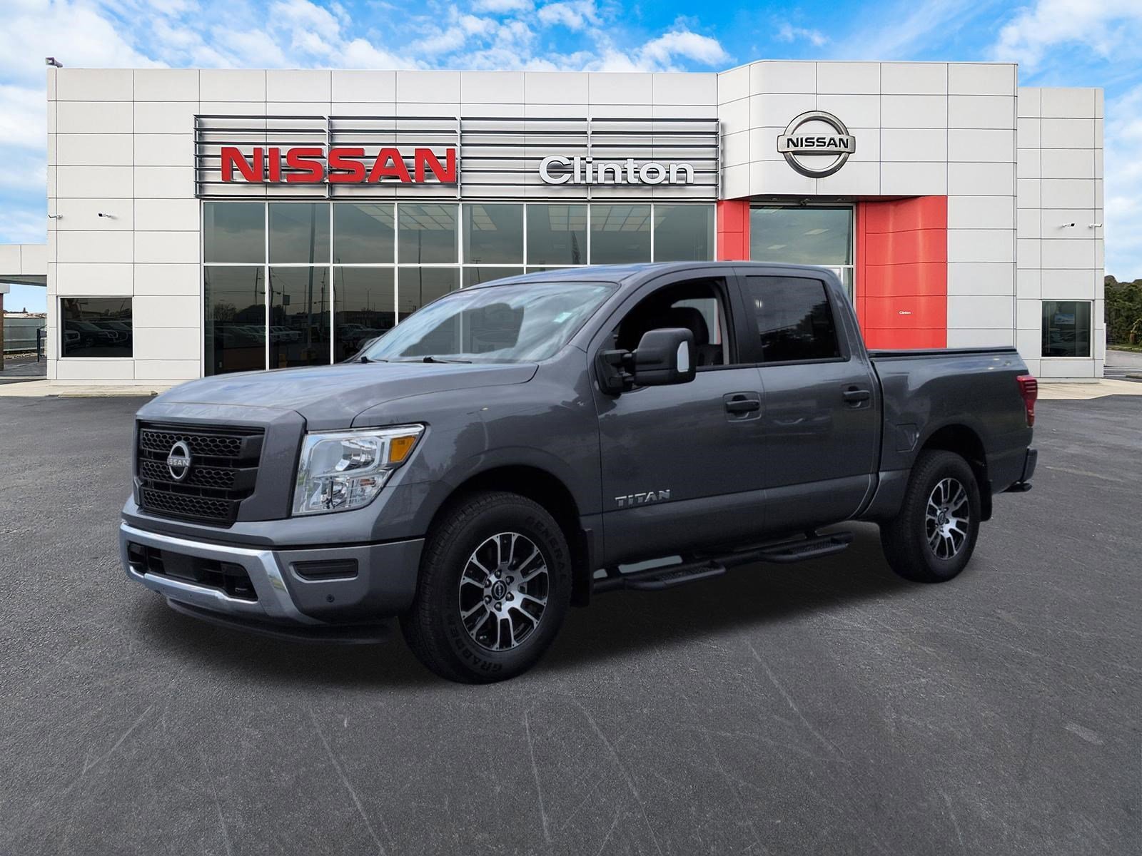 Used 2024 Nissan Titan SV w/ SV Convenience Package AWD/4WD image 7