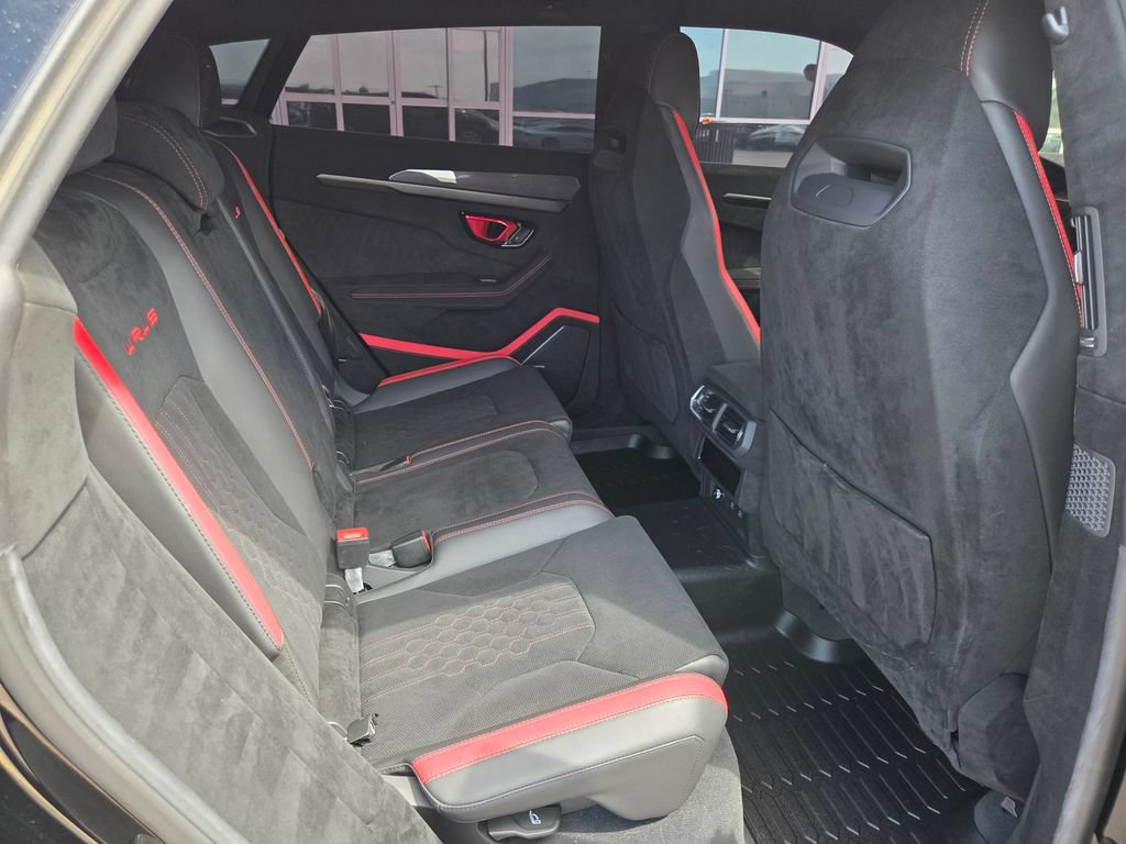 Used 2023 Lamborghini Urus Performante AWD/4WD image 12