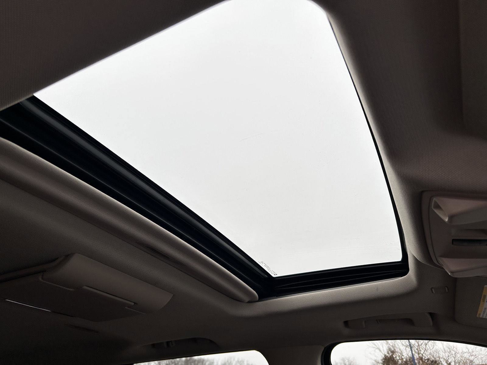 Used 2017 Cadillac Escalade Luxury image 34