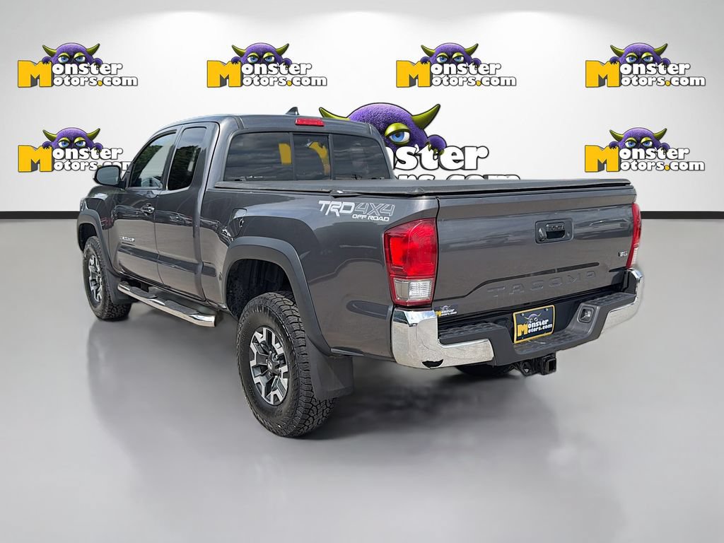Used 2017 Toyota Tacoma TRD Off-Road AWD/4WD image 7