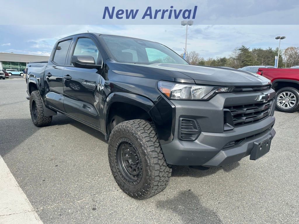 Used 2026 Chevrolet Colorado W/T image 2