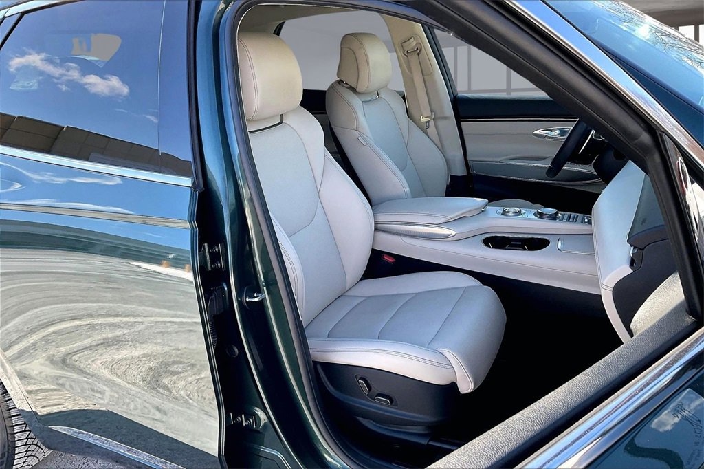 Used 2023 Genesis GV70 2.5T Select w/ Select Package image 27