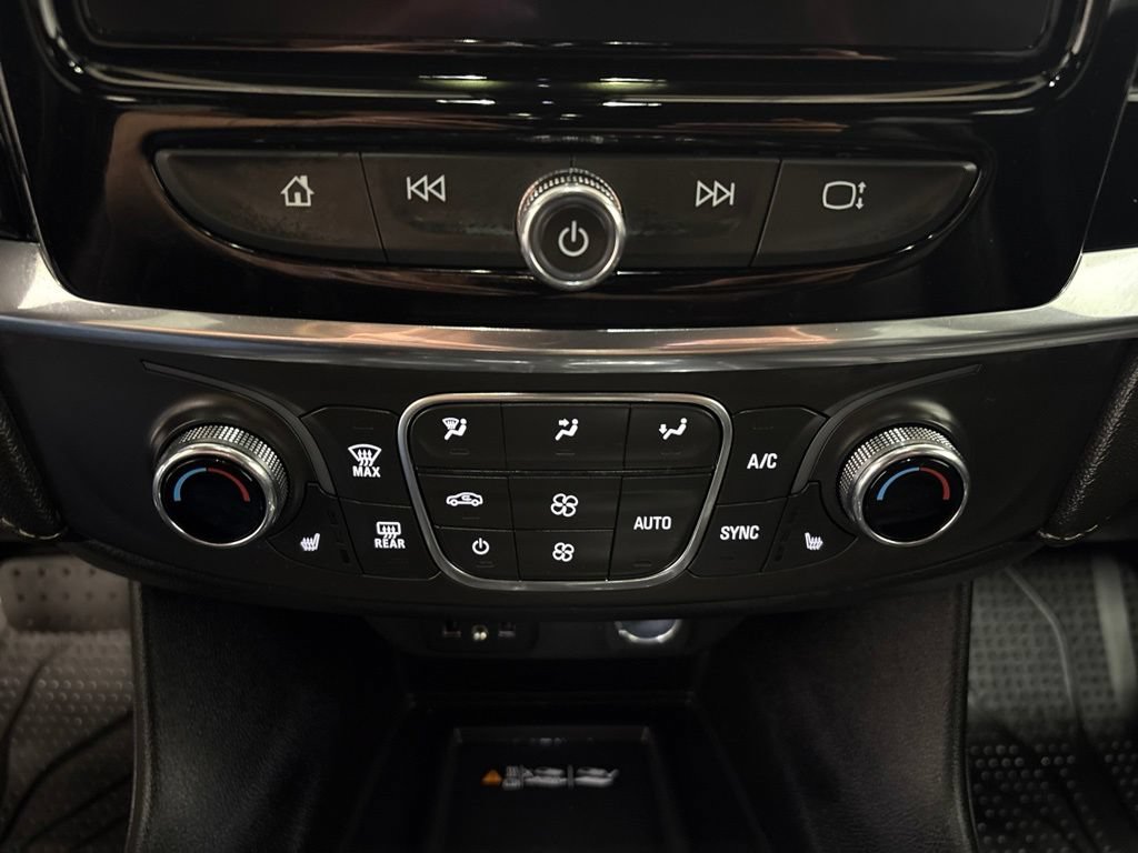Used 2023 Chevrolet Traverse LT AWD/4WD image 21