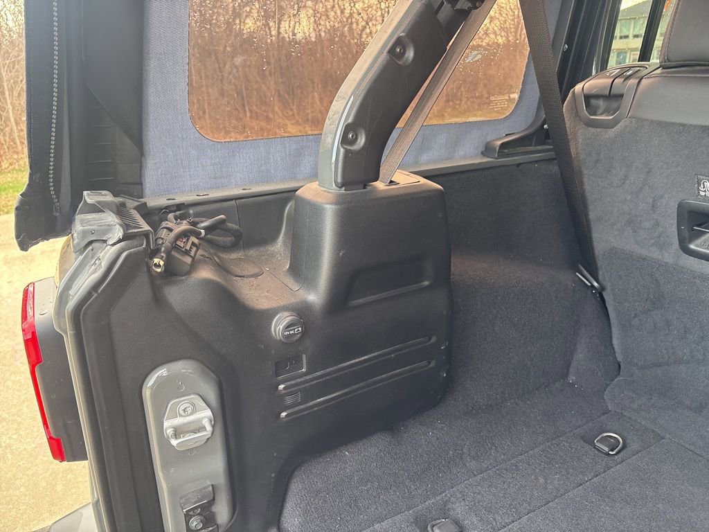 Used 2021 Jeep Wrangler Unlimited Rubicon w/ LED Lighting Group AWD/4WD image 47