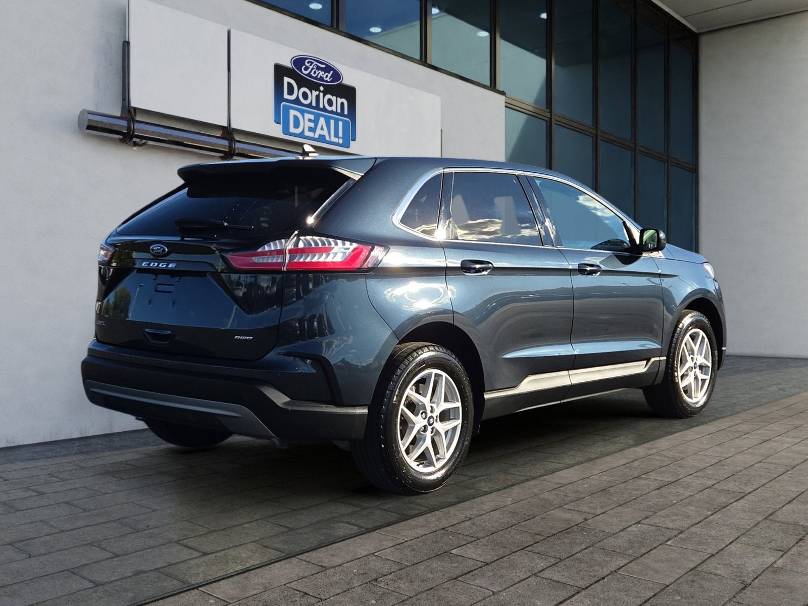 Certified 2022 Ford Edge SEL w/ Convenience Package image 3