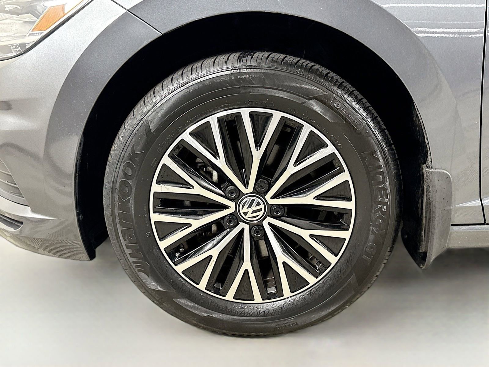 Certified 2021 Volkswagen Jetta SE w/ SE Cold Weather Package FWD image 29