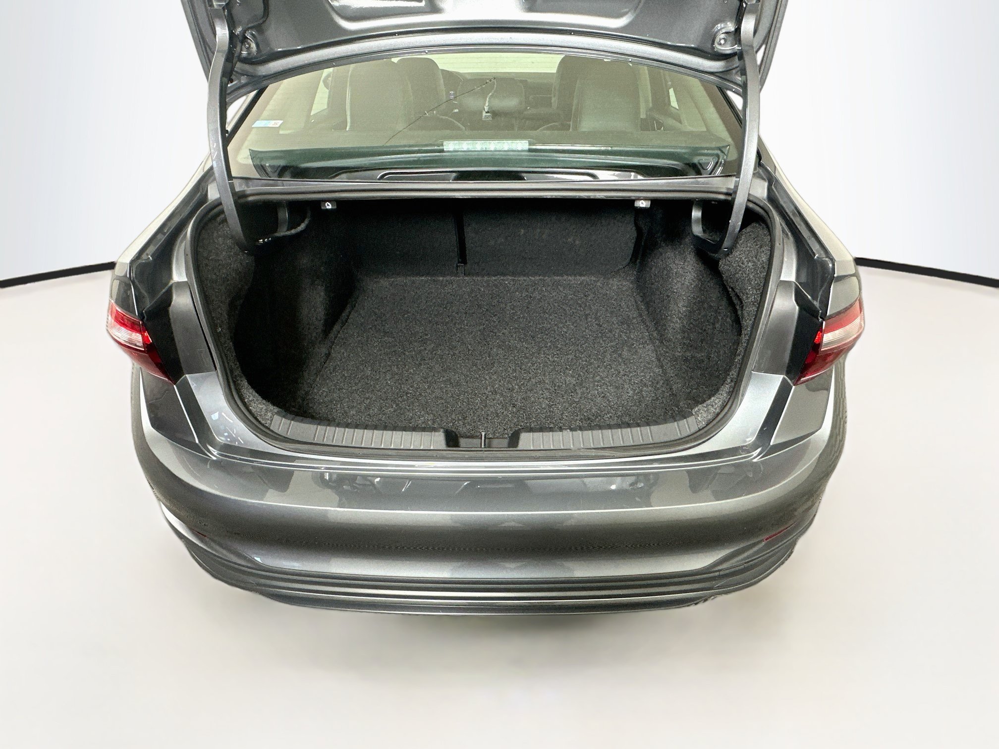 Used 2025 Volkswagen Jetta SE FWD image 28