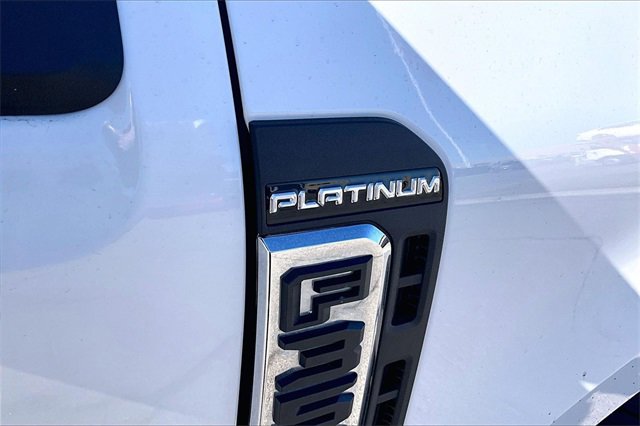 Used 2024 Ford F350 Platinum w/ FX4 Off-Road Package image 31