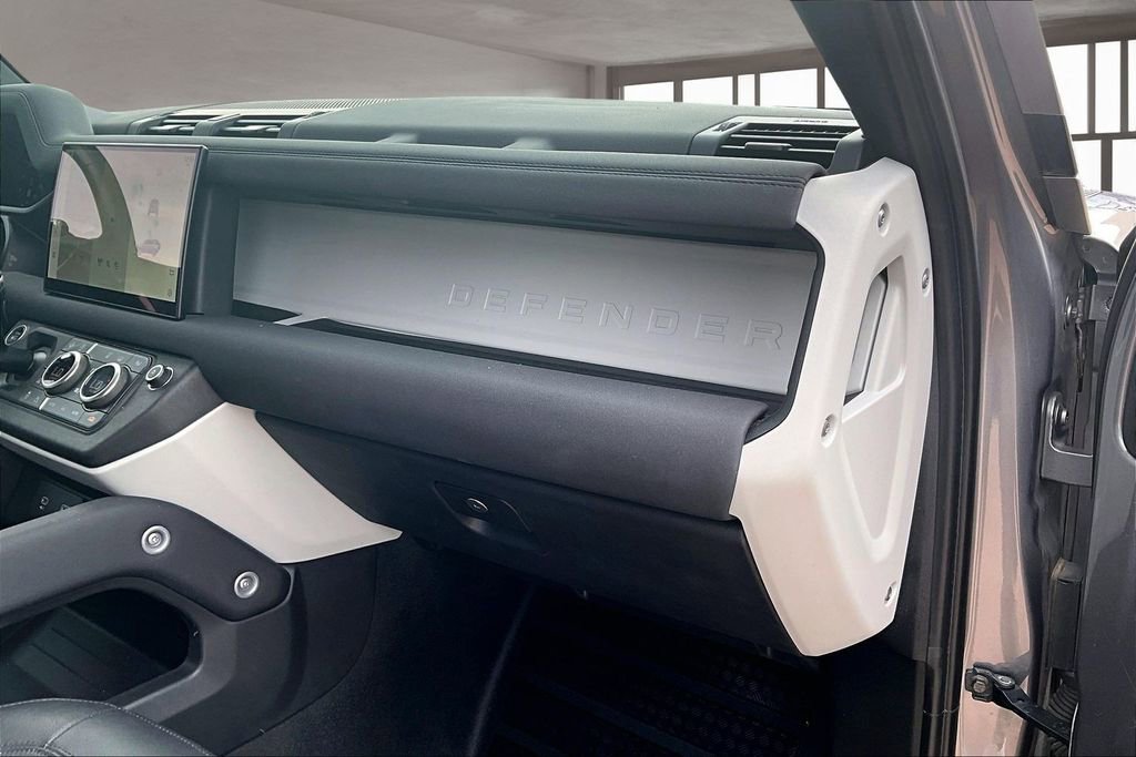 Used 2022 Land Rover Defender 110 S image 15