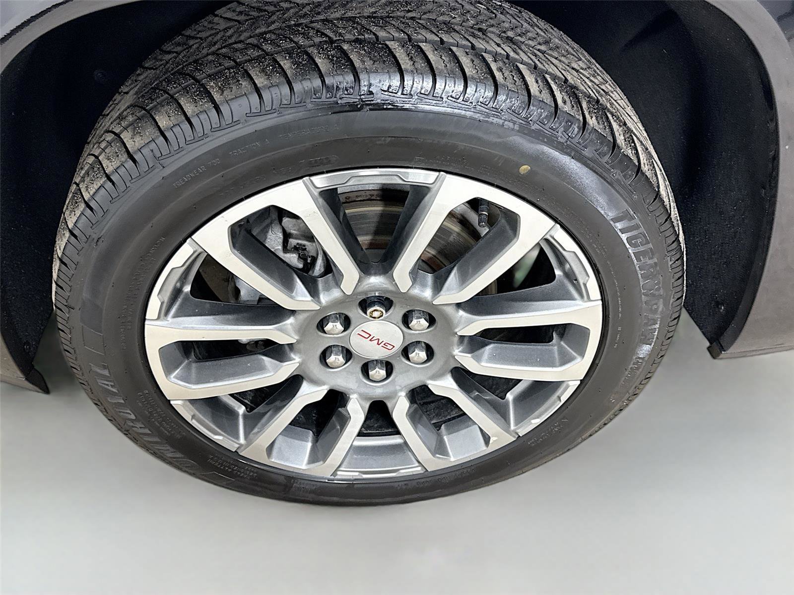 Used 2021 GMC Acadia Denali w/ GMC Pro Grade Package image 32