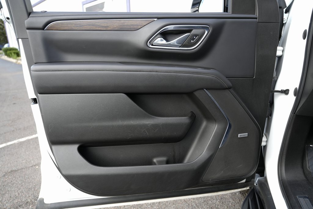 Used 2023 Chevrolet Suburban Premier image 28