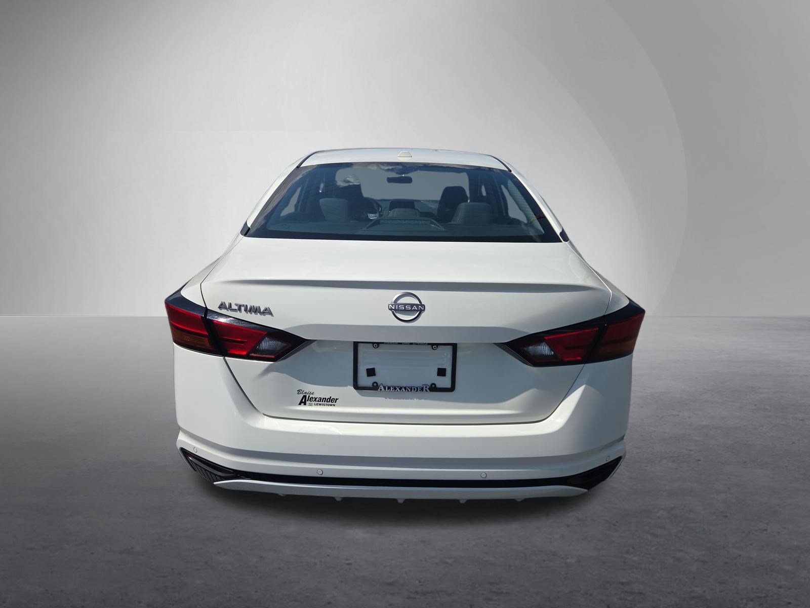 Used 2025 Nissan Altima 2.5 SV FWD image 4