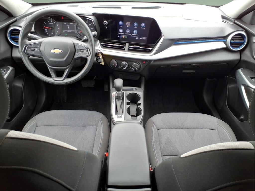 Used 2024 Chevrolet Trax LS w/ LS Convenience Package FWD image 16