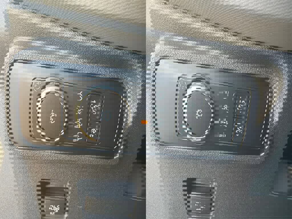 Used 2024 Ford Bronco Black Diamond image 25