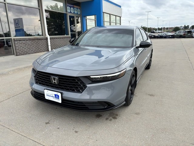 Certified 2025 Honda Accord Sport image 1